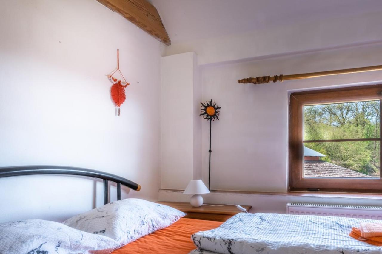 Villa Ranc Cerveny Mlyn à Lisov  Extérieur photo